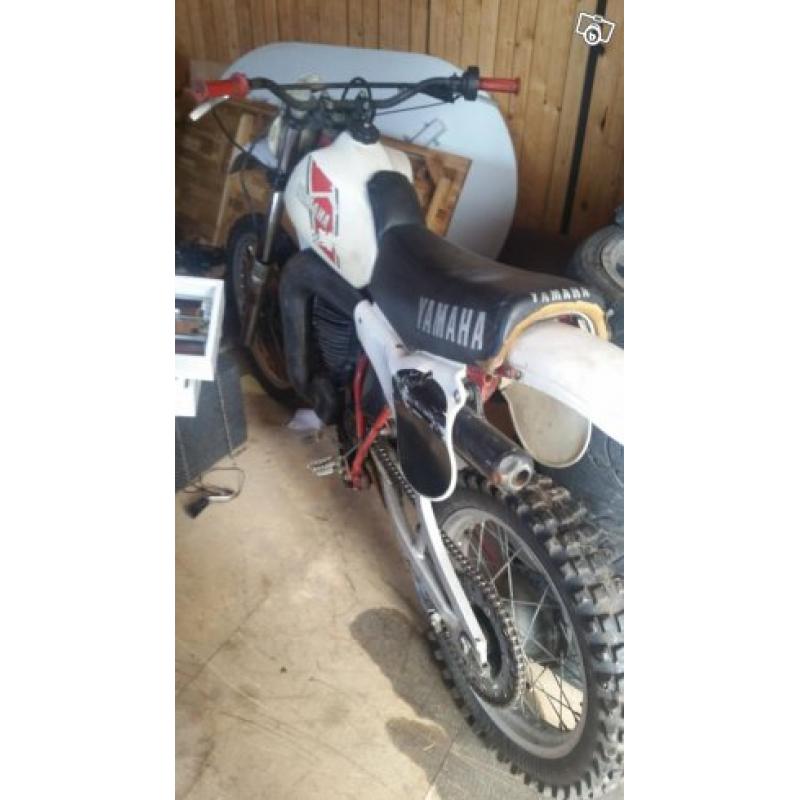 Yamaha yz 465cc -81