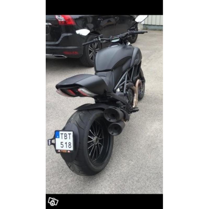 Ducati Diavel Dark -15