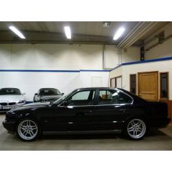 BMW M5 3,8l 340hk -95