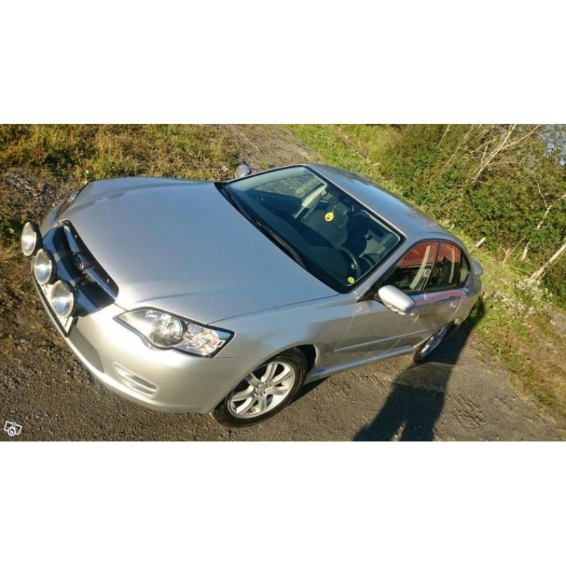 Subaru Legacy 2.5 -04