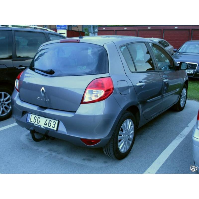 Renault Clio III -11