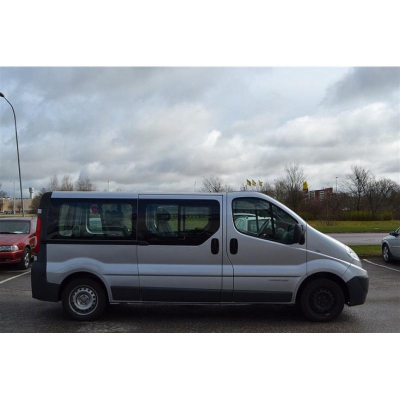 Renault Trafic 2.0 Diesel/114hk/9sits/drag -08