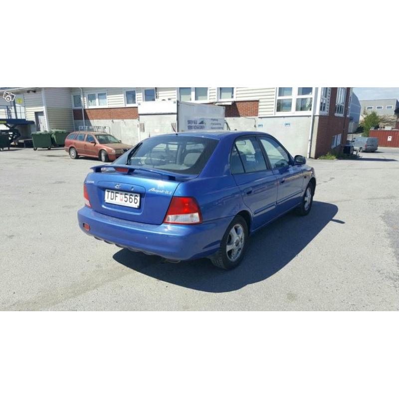 Hyundai accent ny Besiktad -01