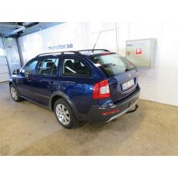 Skoda Octavia SCOUT II 2,0TDI 4X4 DRAG PDC -10