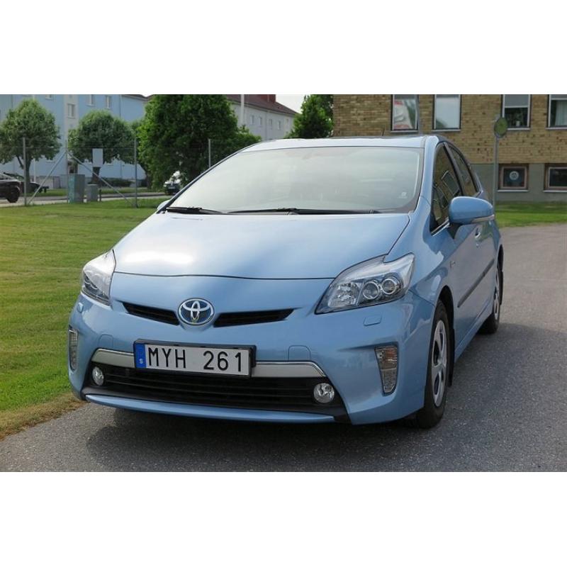 Toyota Prius Plug-in Hybrid -12