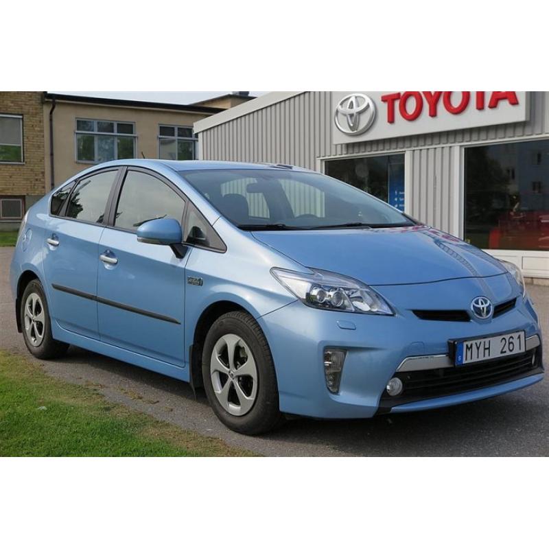 Toyota Prius Plug-in Hybrid -12