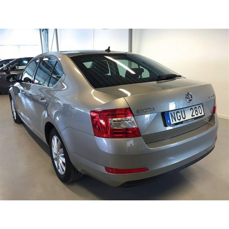 Skoda Octavia TSI 140 Ambition Navi PDC Tel -13