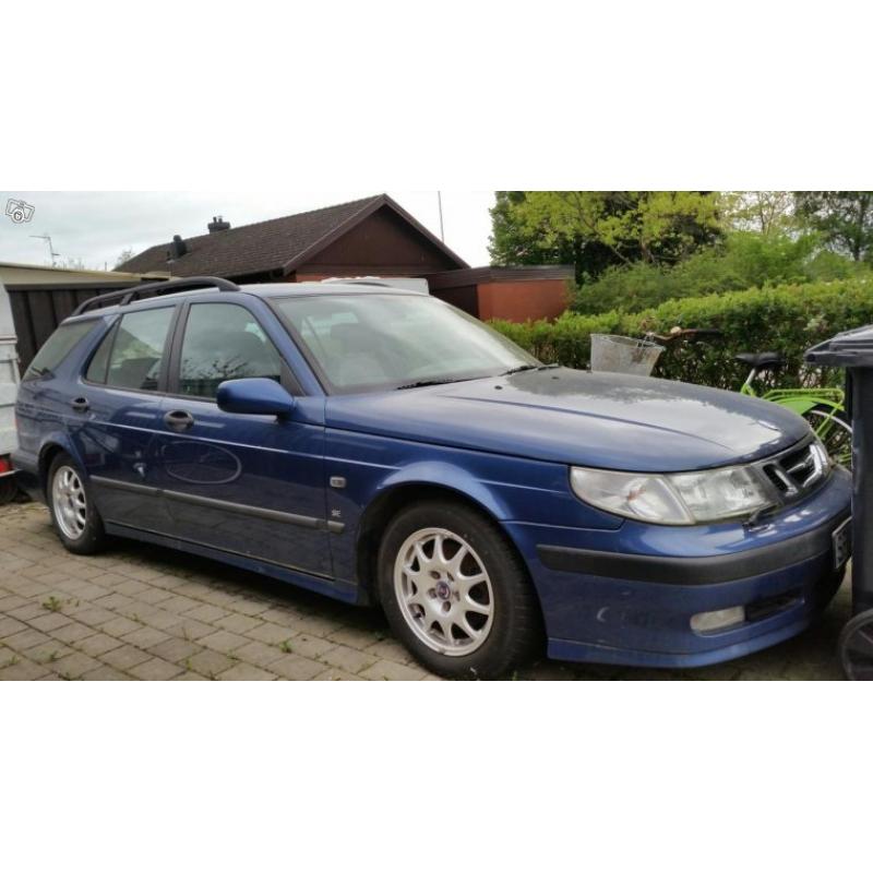 Blå SAAB 9-5 SE 2.0T S kombi m.dragkrok -01