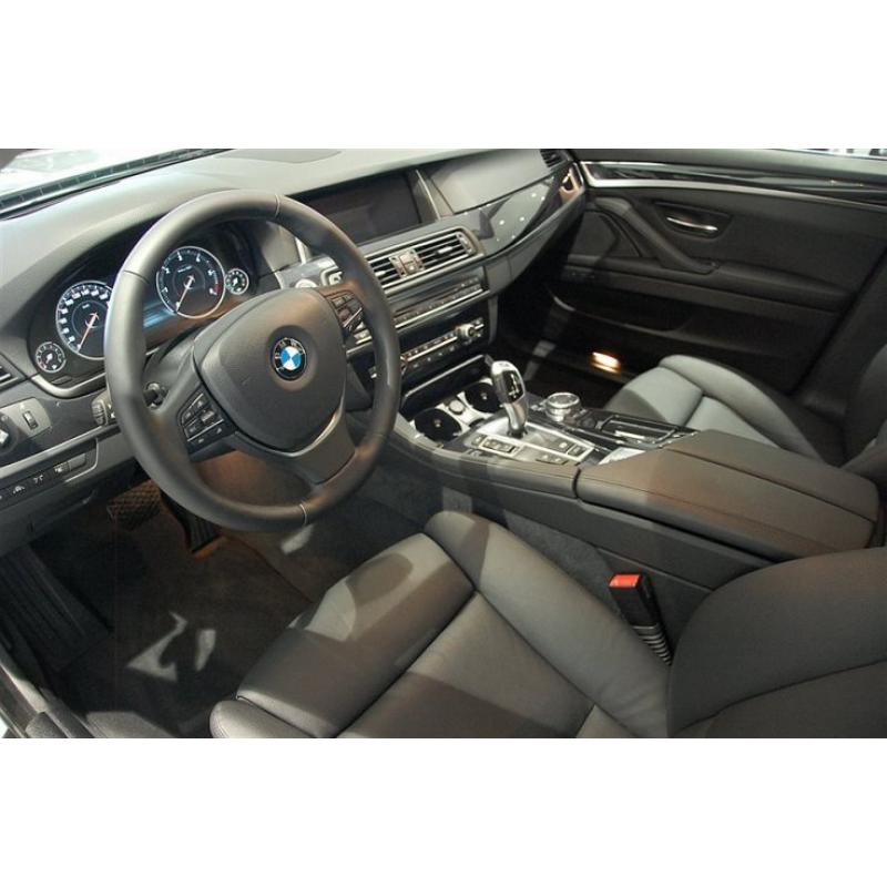 BMW 520 d xDrive Touring / Komfortstolar -15