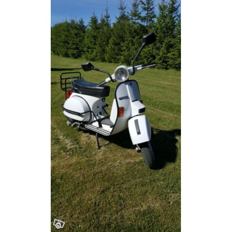 Vespa P 200 i nyskick -81