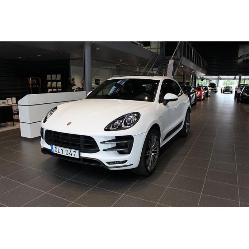 Porsche Macan Turbo -15