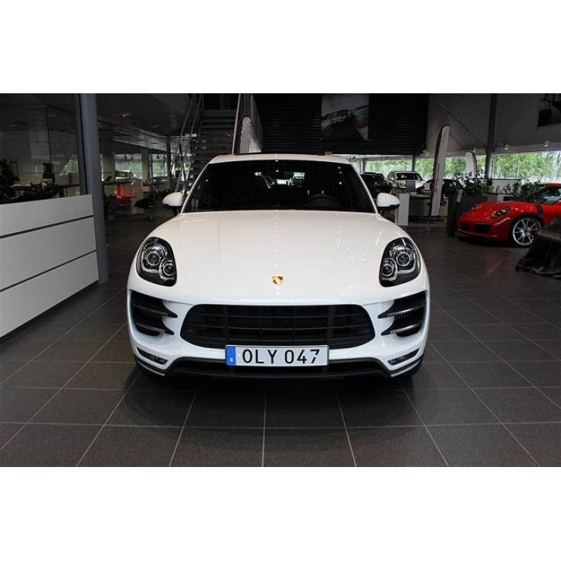 Porsche Macan Turbo -15