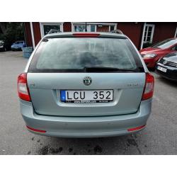 Skoda Octavia Kombi 1,6 TDI Greenline -11