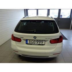 BMW 320 d Touring xDrive Sport Line -14