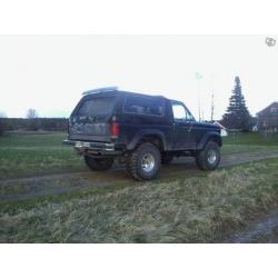 Ford Bronco Med Volvo TD40 -82