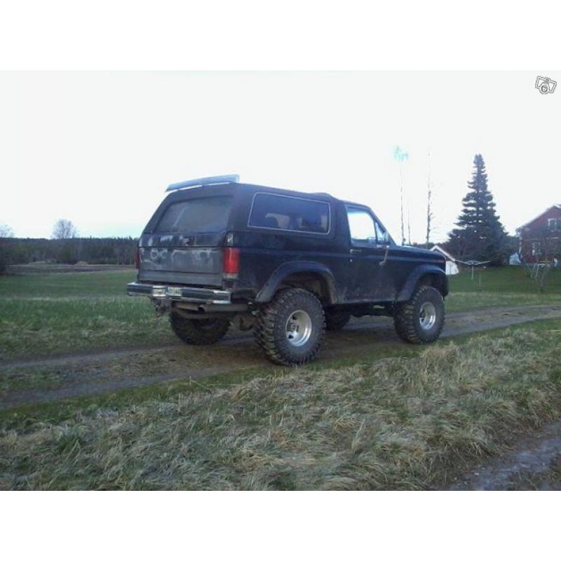 Ford Bronco Med Volvo TD40 -82