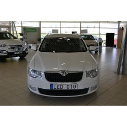 Skoda Superb COMBI TDI 140 Automat/Drag -13