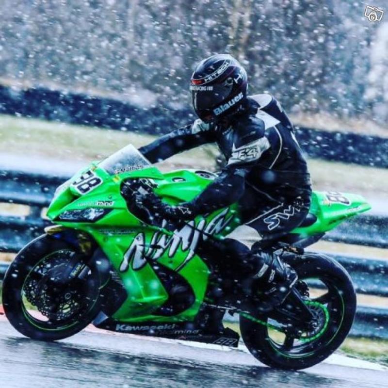 Kawasaki zx10 r superbike -11