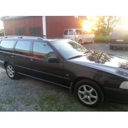 Besiktigad och skattad volvo v70 -00