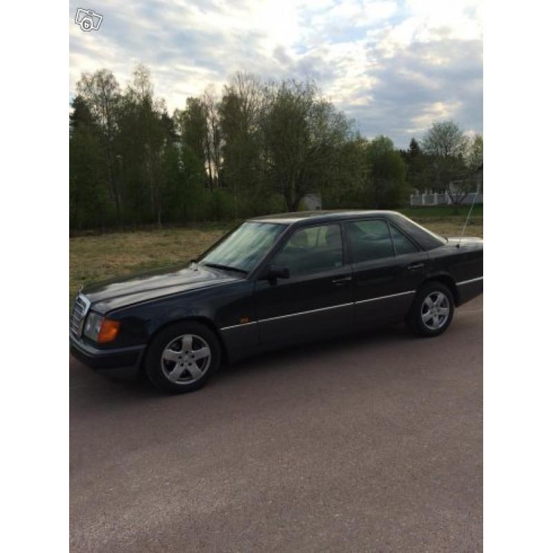 Mercedes 320E i mycket fin skick -93