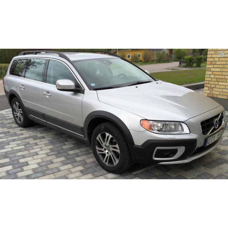 Volvo XC70 II D4 AWD Momentum DE -13