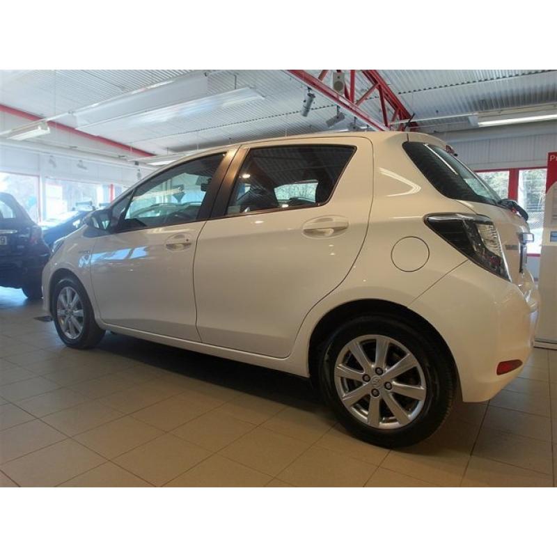 Toyota Yaris 1.5 HSD 5D ACTIVE 1100 MIL -15