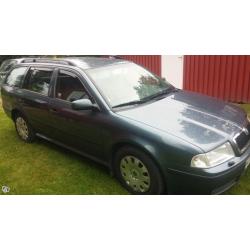 Skoda Octavia 1,6 skattad och besiktad -04