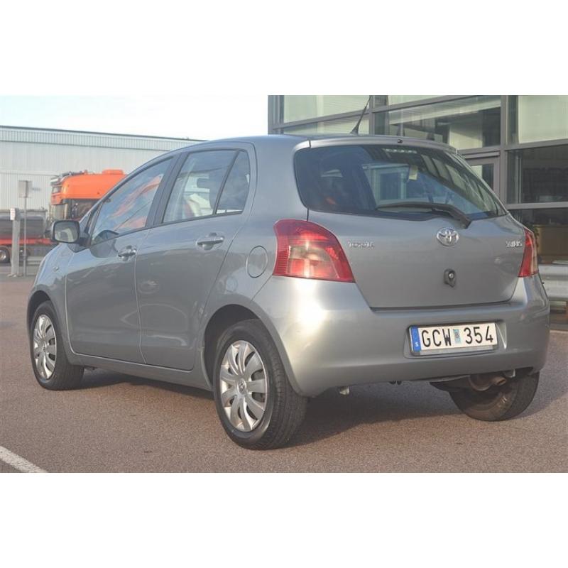 Toyota Yaris 1,3 5d (87Hk) 2-3 Brukare 3694 M -07