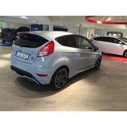 Ford Fiesta ST200 -16