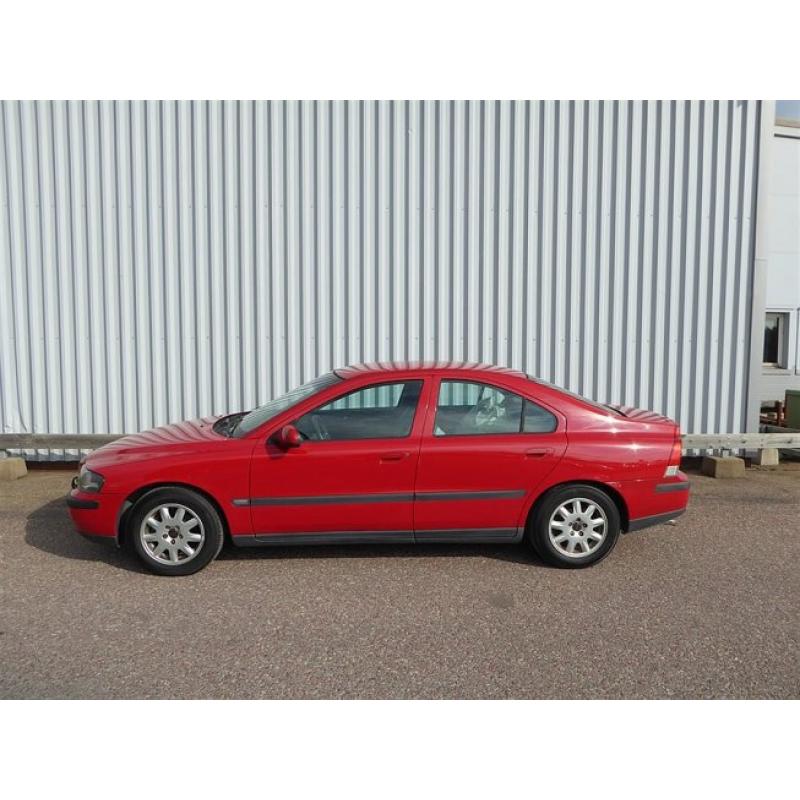 Volvo S60 2,4 170 hk -01