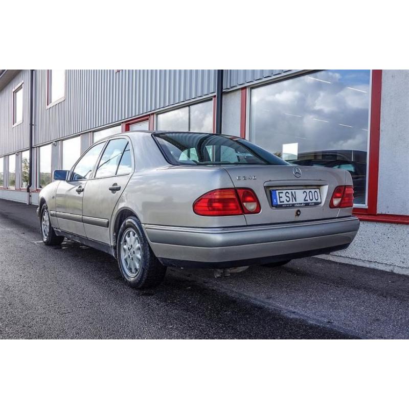 Mercedes-Benz E 240 Aut Elegance 170 Hkr *RÄN -98