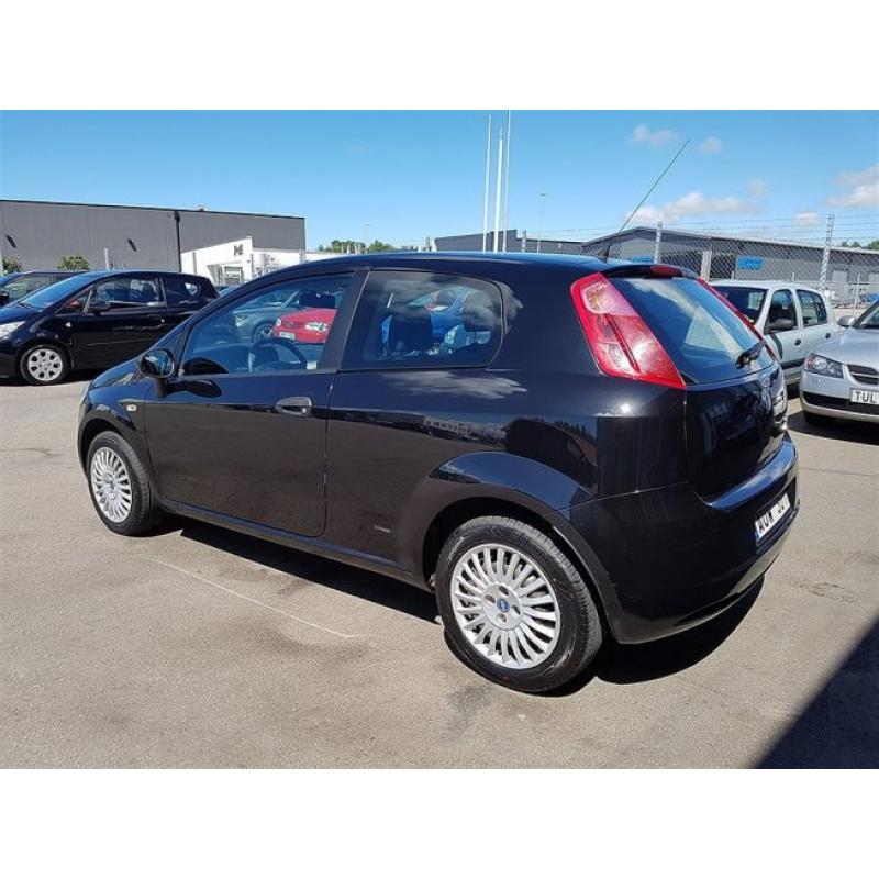 Fiat Punto 1.2 GRANDE / NY KAMREM / FIN BIL -06