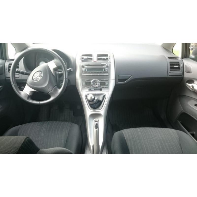 TOYOTA Auris 1.6 VVT- i, 5dr, 13000mil -07