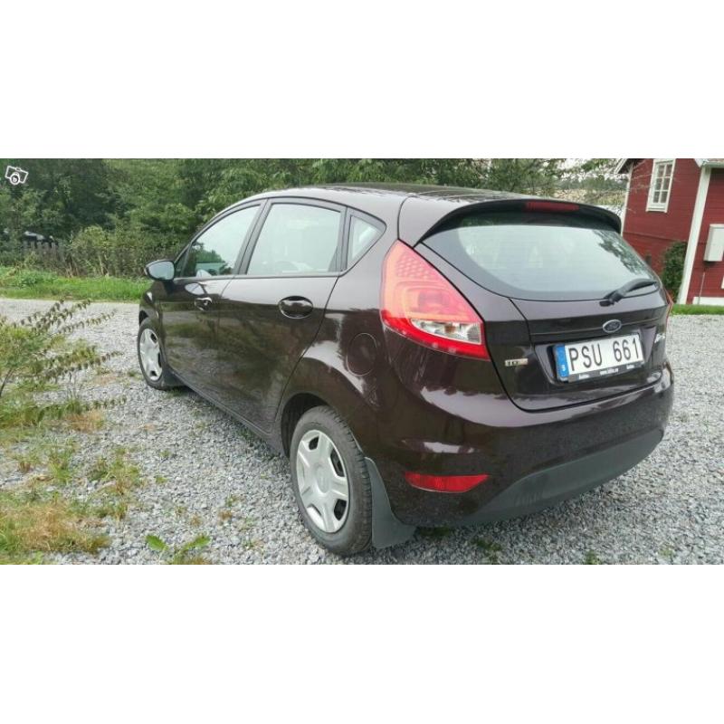 Mycket fin Ford Fiesta -10