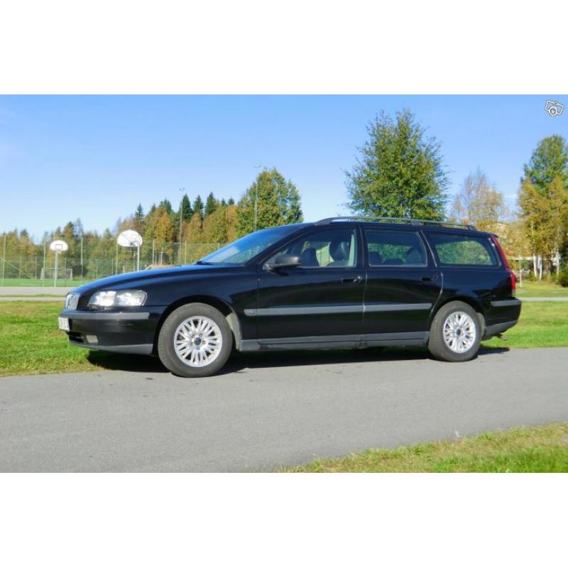 Volvo V70 2.4 -04