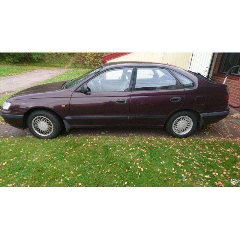 Toyota Carina E 2.0 GLi 15400 mil -93