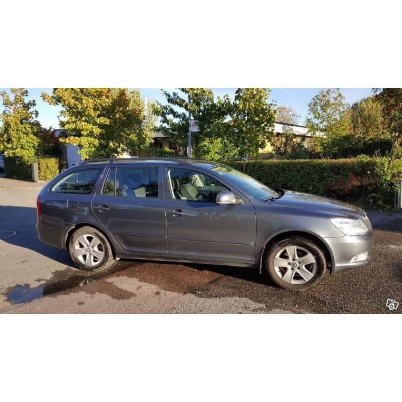 Skoda Octavia Combi 2.0 TDI -09