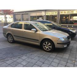 Skoda Octavia Elegan 1,6 låg mil, bes o skatt -05