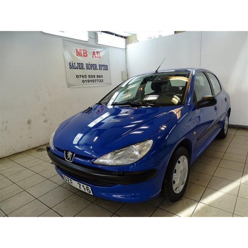 Peugeot 206 XT 1,6 5D NYbes -01