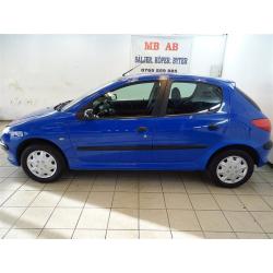 Peugeot 206 XT 1,6 5D NYbes -01