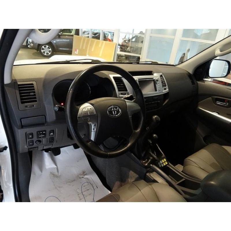 Toyota Hilux 2.5 D-4D 4WD (144hk) SR+ Kåpa bå -13