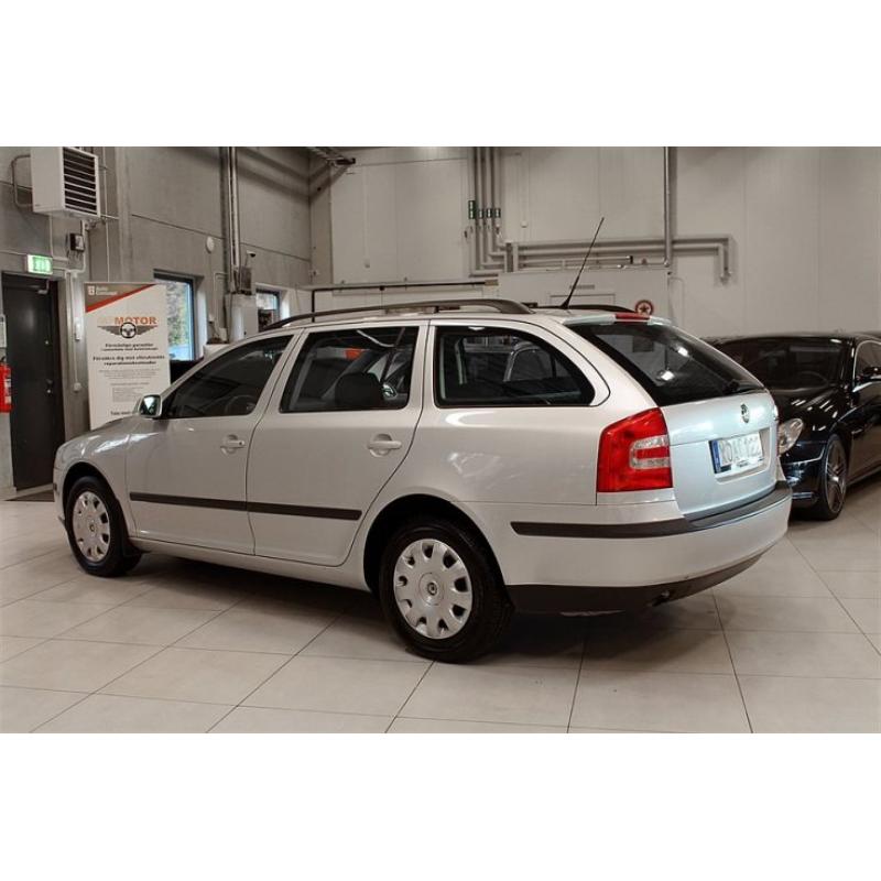 Skoda Octavia II 1.6 Kombi (102hk) -06