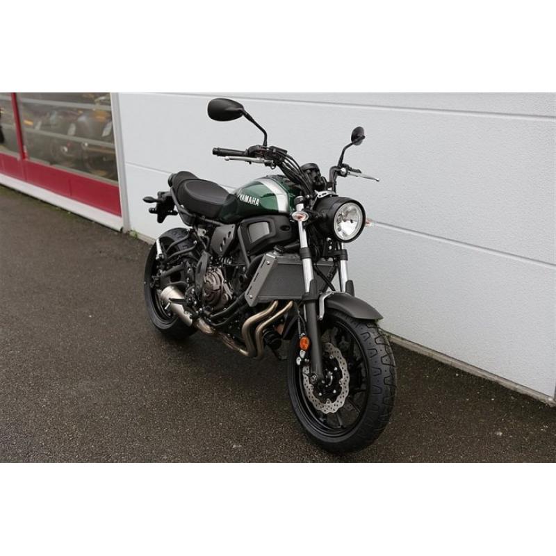 Yamaha XSR 700 -16