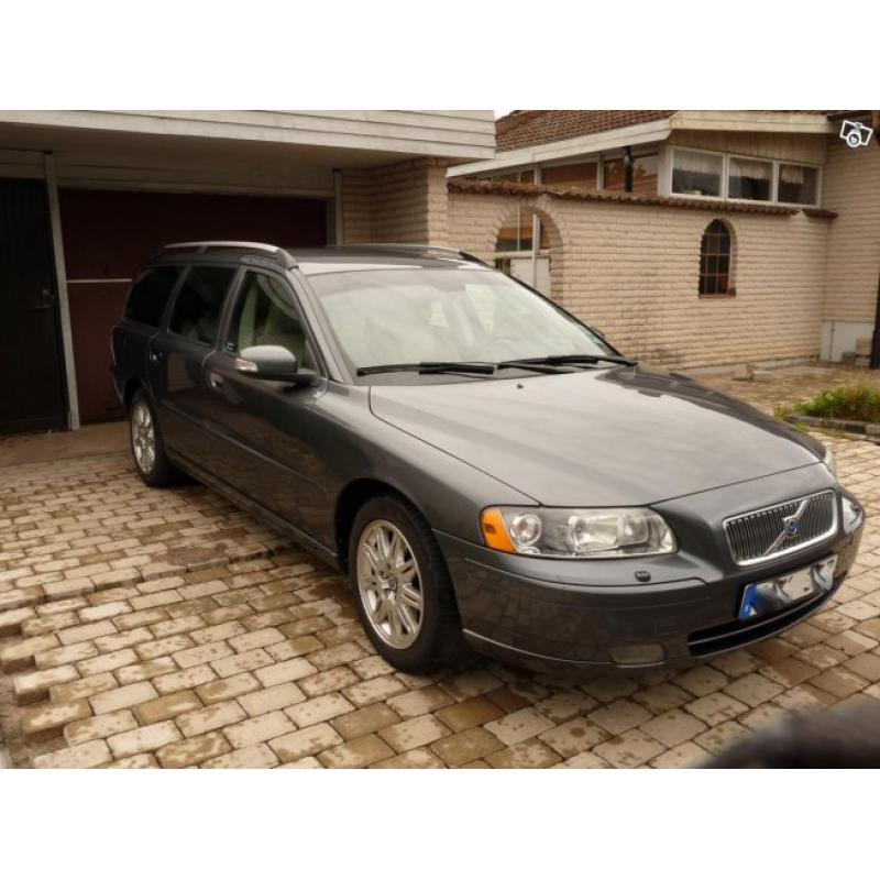 Volvo V70 Classic D5 -07