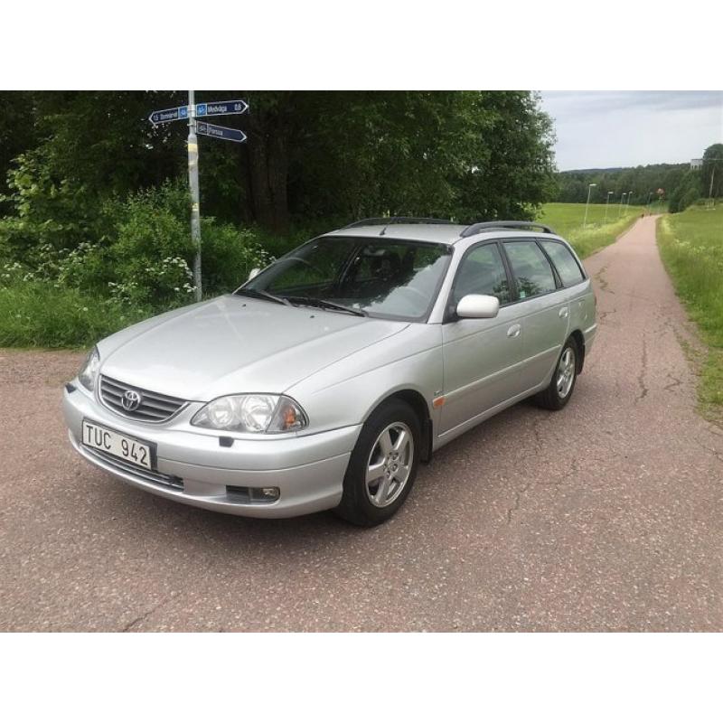 Toyota Avensis 1.8/Kombi/129hk/Svensksåld -03