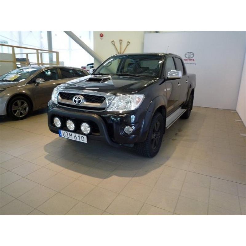 Toyota Hilux D-Cab 3,0 Aut SR+ Black Edition -11