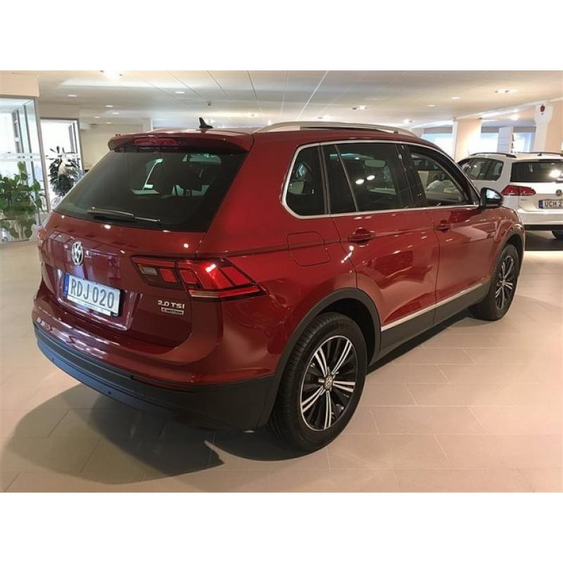 Volkswagen Tiguan TSI 180 DSG7 4MOTION -16