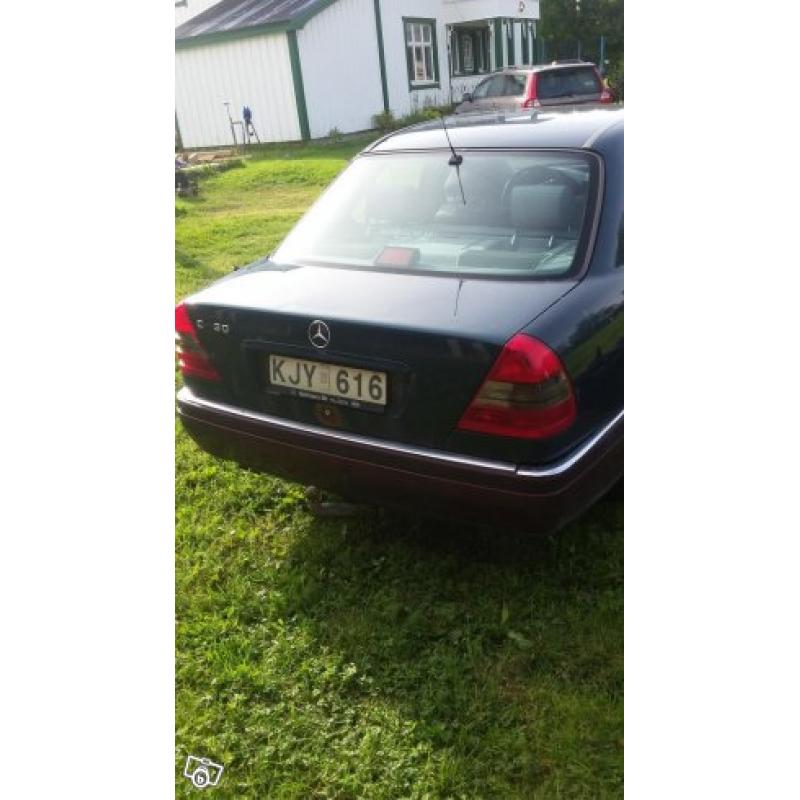 MercedesBenz C230 Gör-det-själv reservdelsbil -97