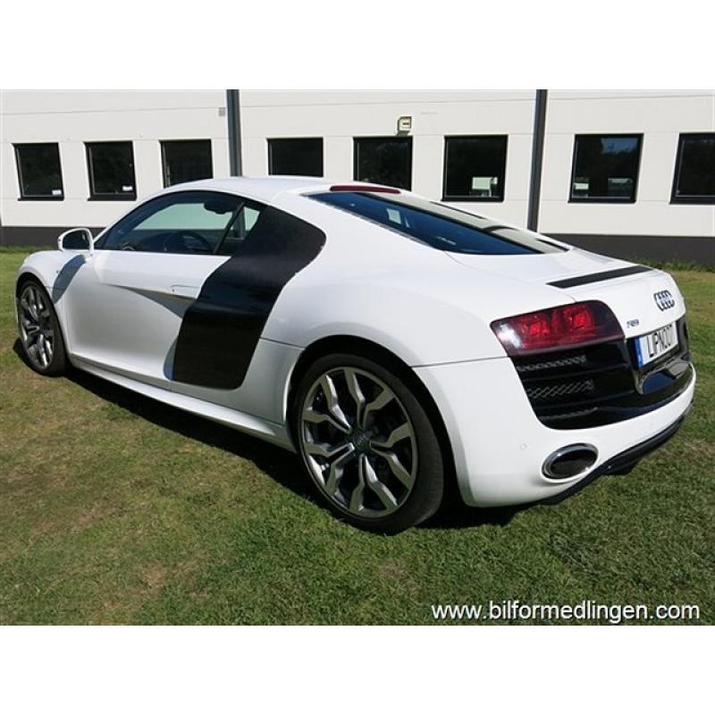 Audi R8 V10 Quattro Automat Skinn -09