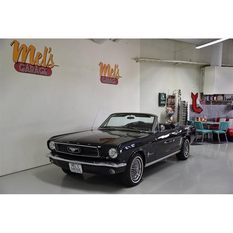 Ford Mustang Convertible 76A